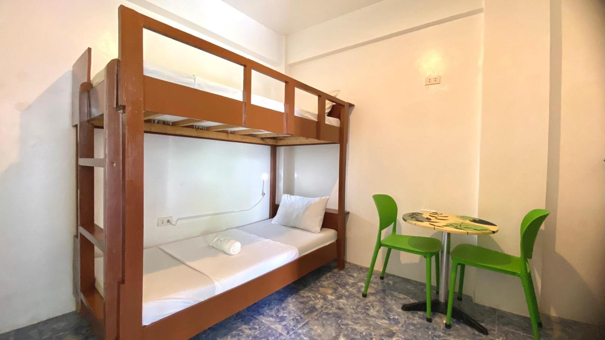 Chill Out Hostel Balabag  Εξωτερικό φωτογραφία