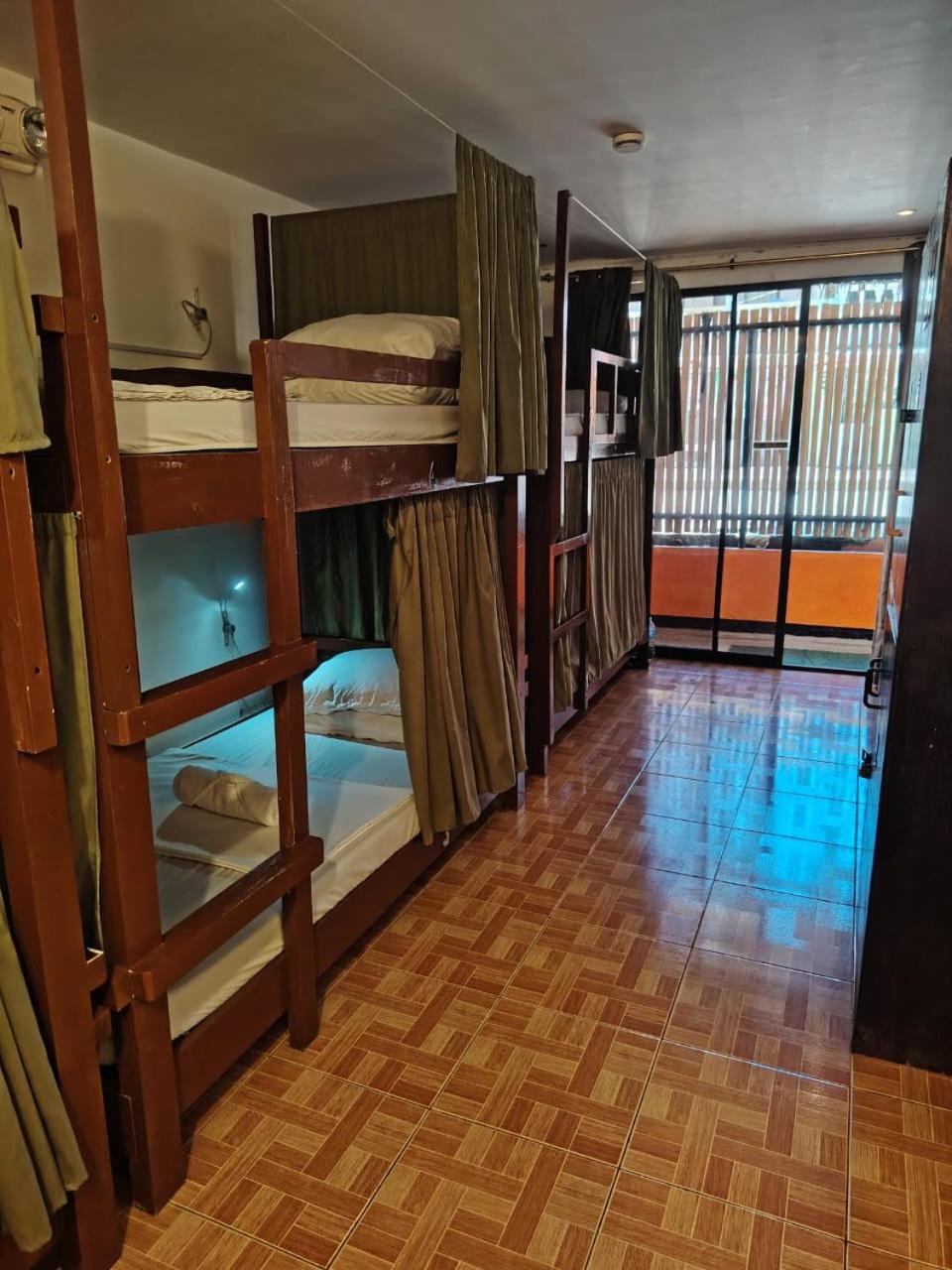 Chill Out Hostel Balabag  Εξωτερικό φωτογραφία